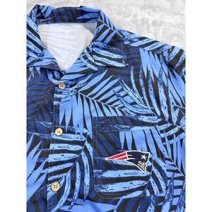 Fanatics Mens New England Patriots Tropical Hawaiian Button Up Shirt Blue M